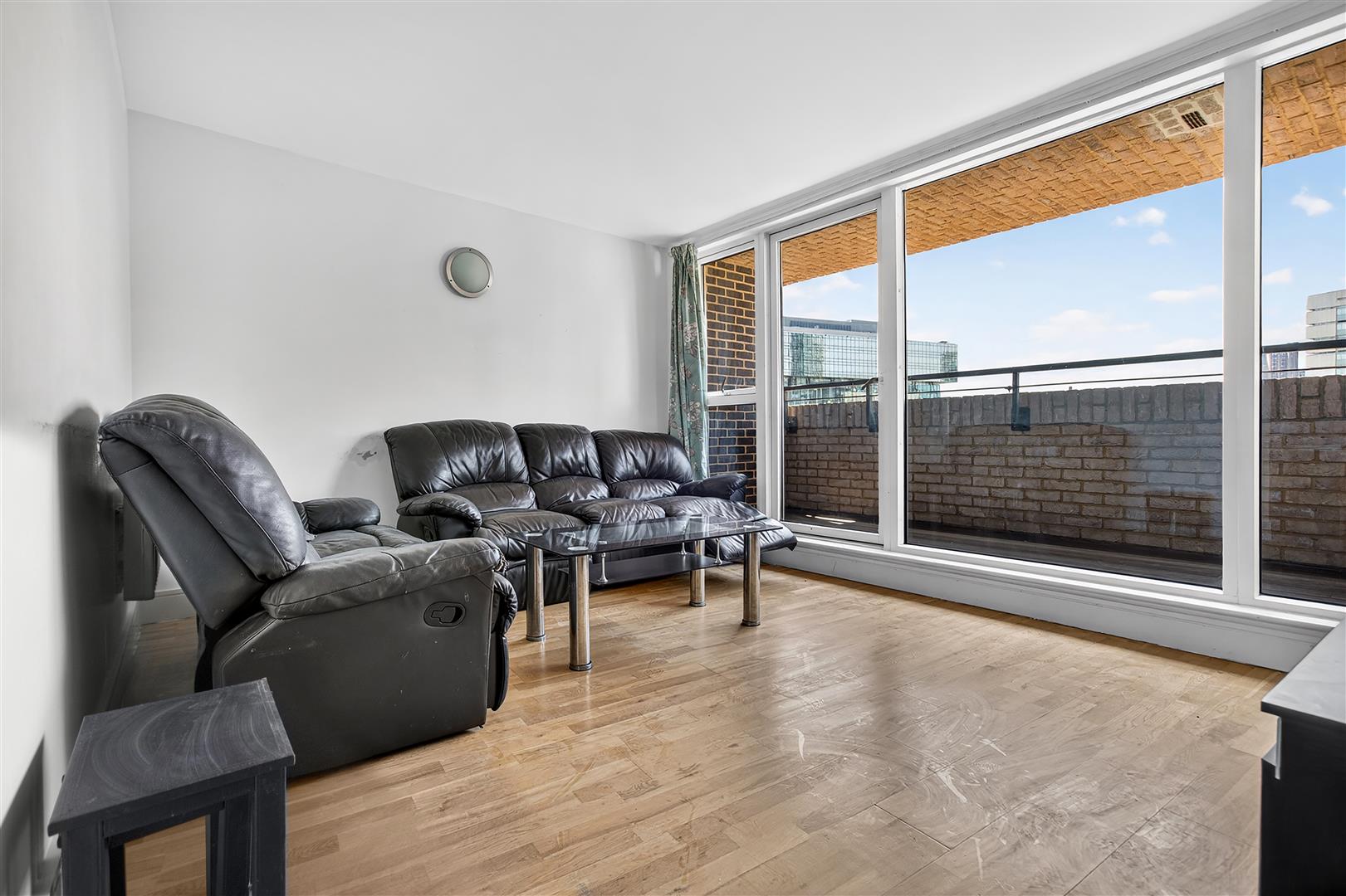 Bear Lane SE1, SE1 0UH